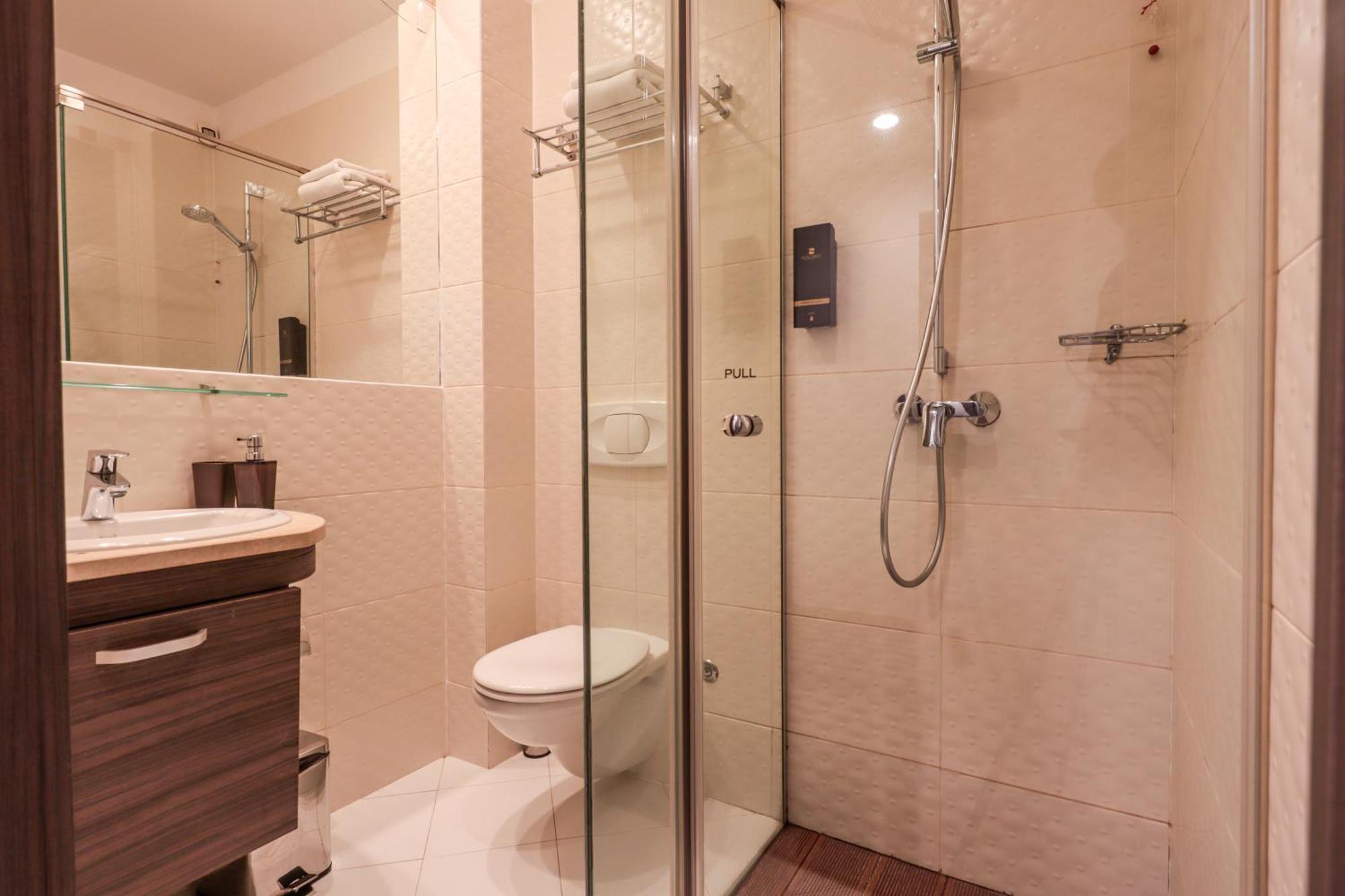 Hotel Nartel Priştine Dış mekan fotoğraf
