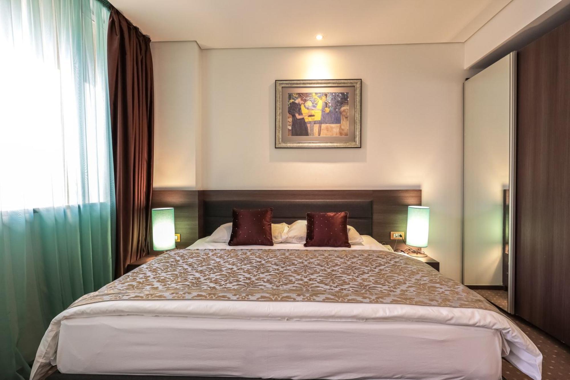 Hotel Nartel Priştine Dış mekan fotoğraf