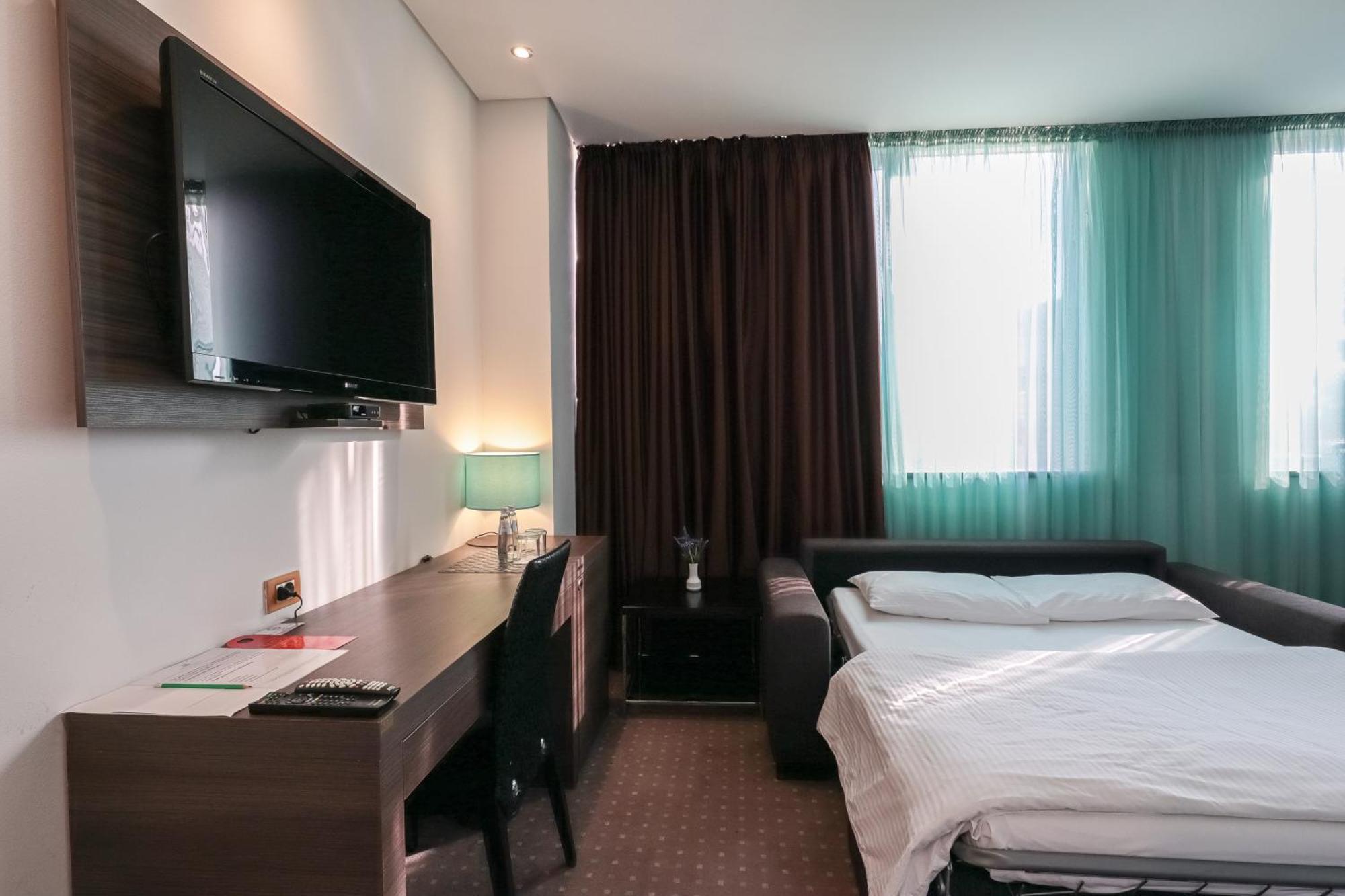 Hotel Nartel Priştine Dış mekan fotoğraf