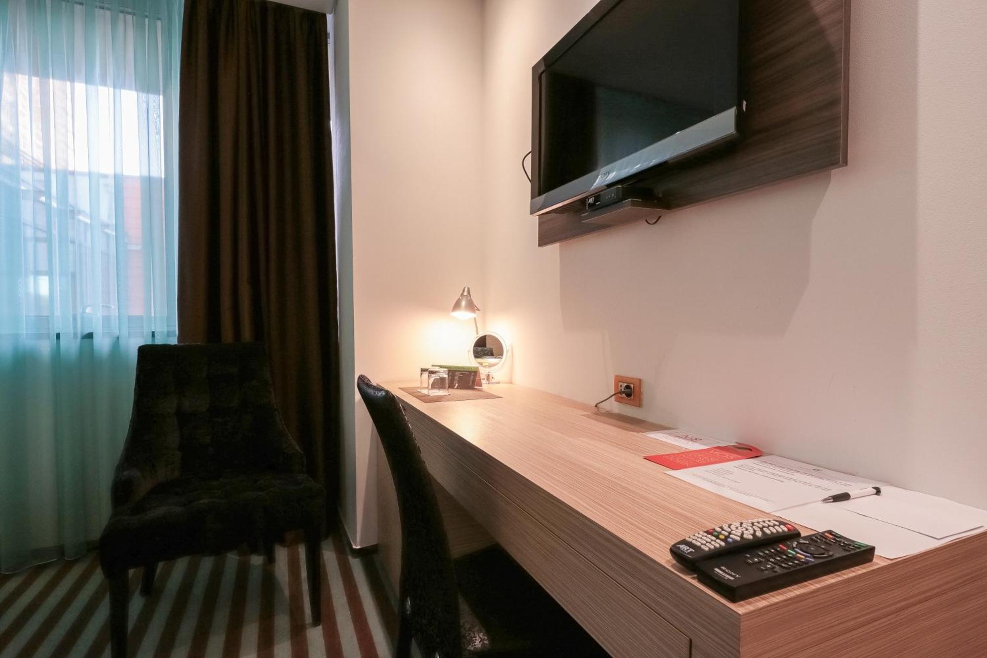Hotel Nartel Priştine Dış mekan fotoğraf