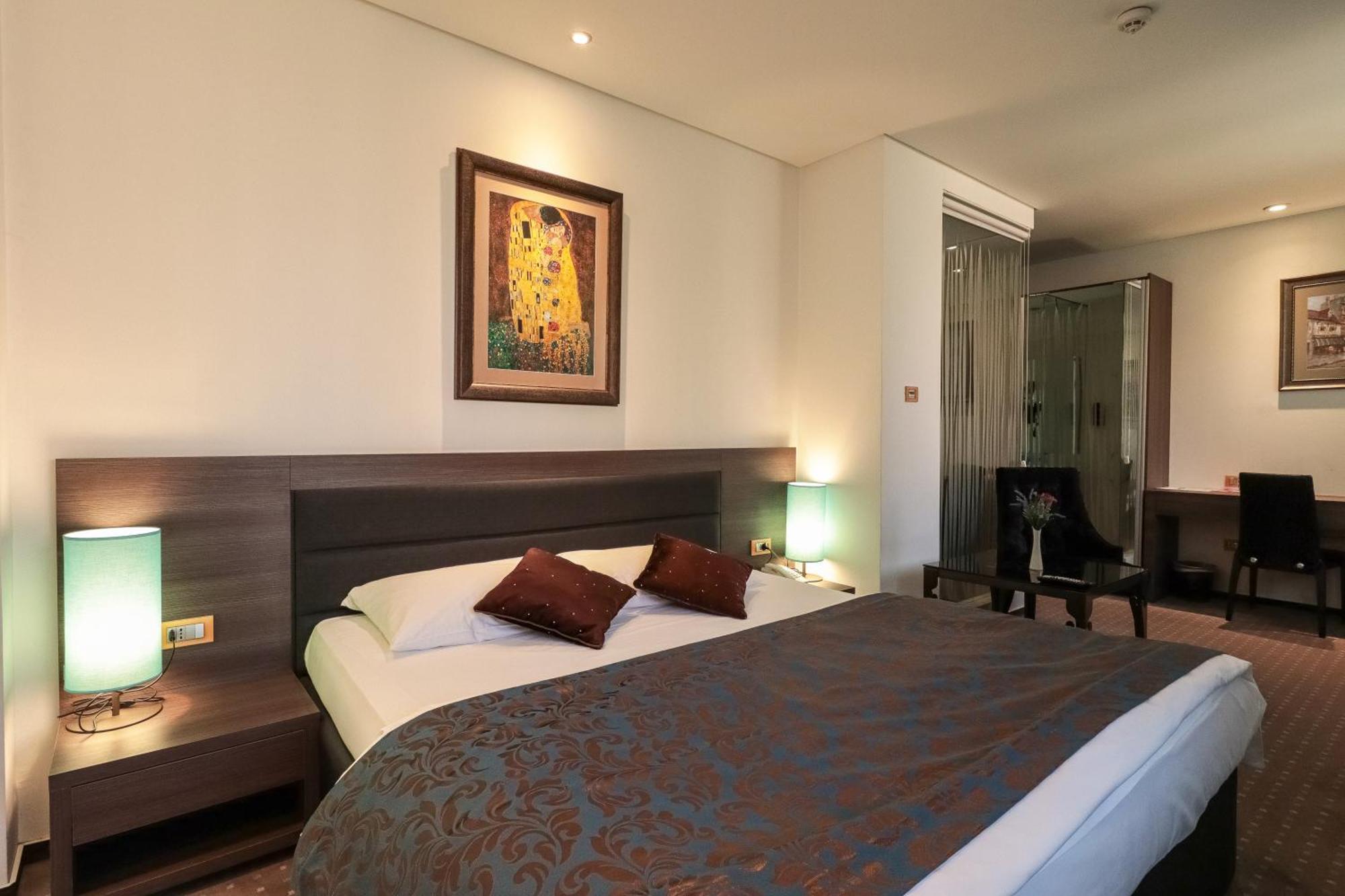 Hotel Nartel Priştine Dış mekan fotoğraf