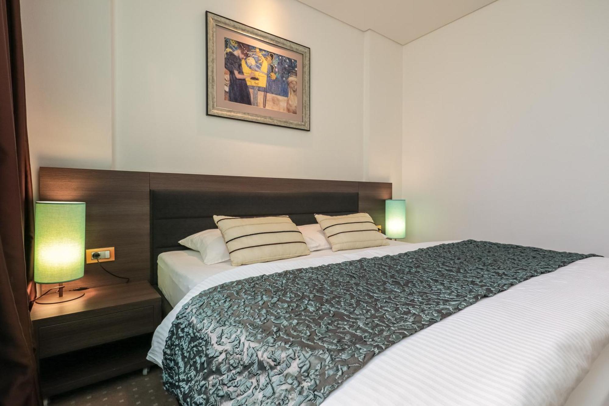 Hotel Nartel Priştine Dış mekan fotoğraf