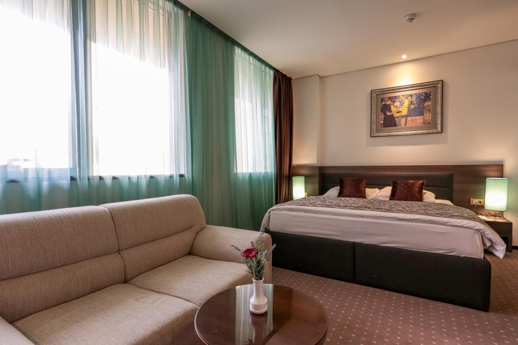 Hotel Nartel Priştine Dış mekan fotoğraf