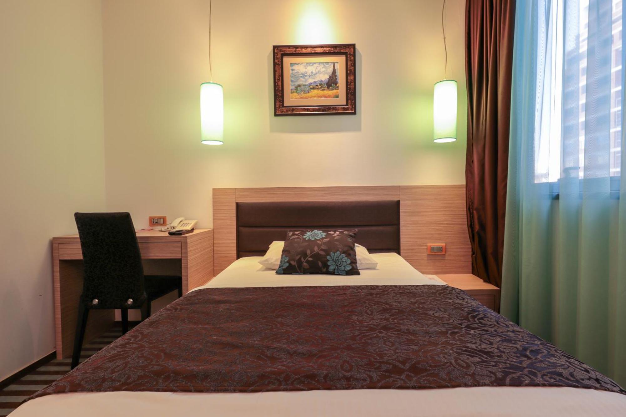Hotel Nartel Priştine Dış mekan fotoğraf