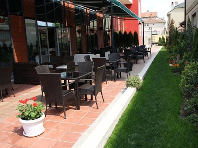Hotel Nartel Priştine Dış mekan fotoğraf