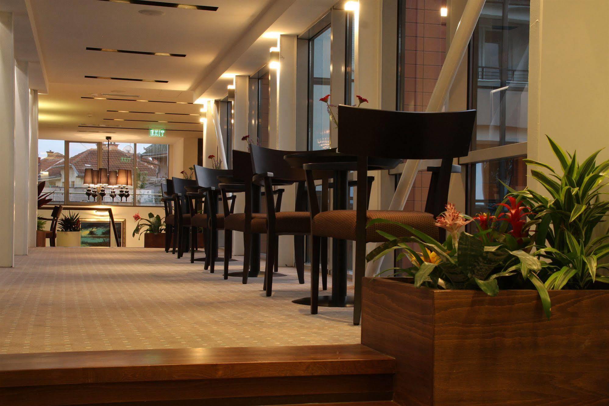 Hotel Nartel Priştine Dış mekan fotoğraf