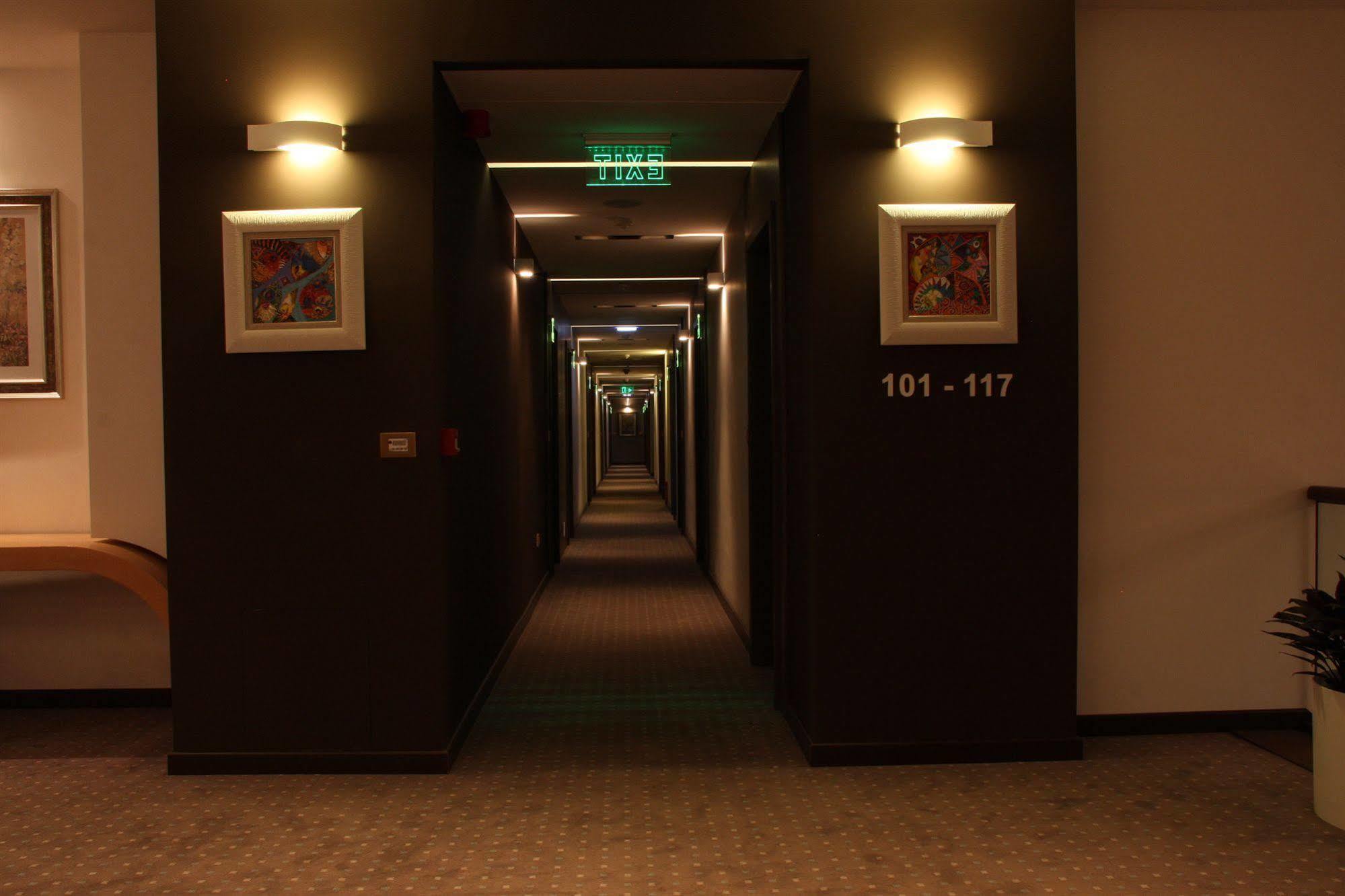 Hotel Nartel Priştine Dış mekan fotoğraf